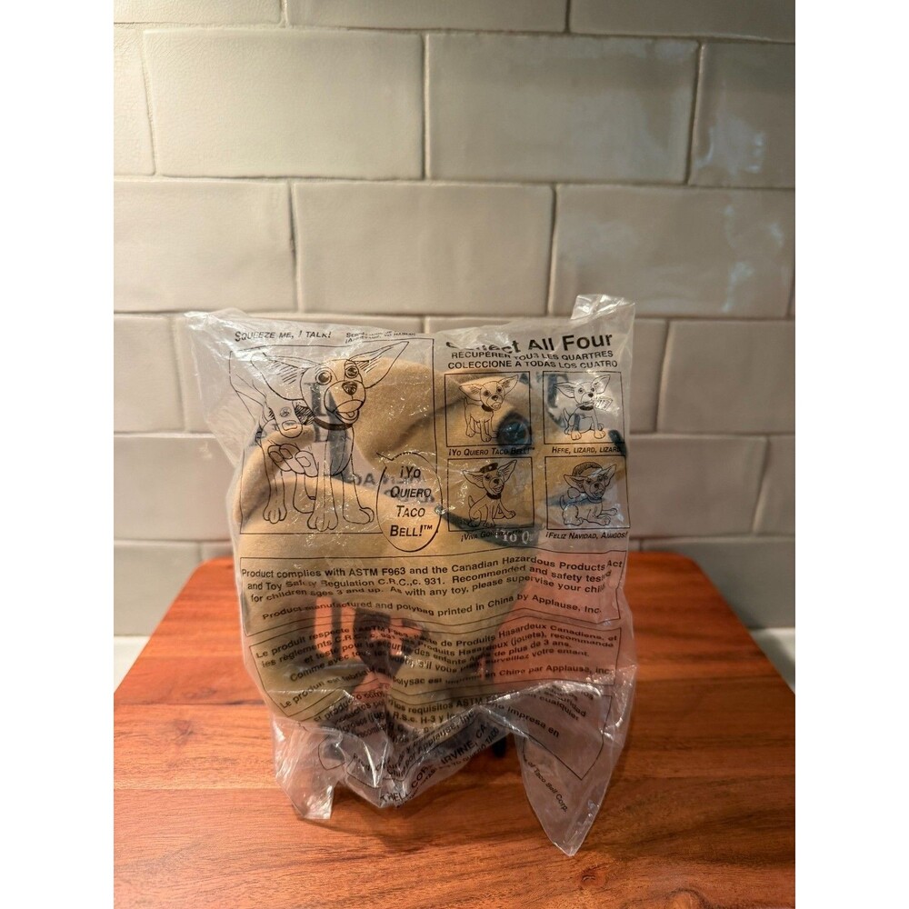 Rare 1997 Taco Bell Talking Chihuahua 6" Plush toy stuffed dog NEW